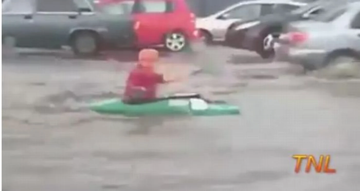 A plouat azi? Atunci iau barcaFoto Captură
