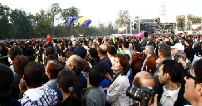 Craiova: Cristi Minculescu a strigat „Bună seara, prieteni!“ în Parcul Tineretului