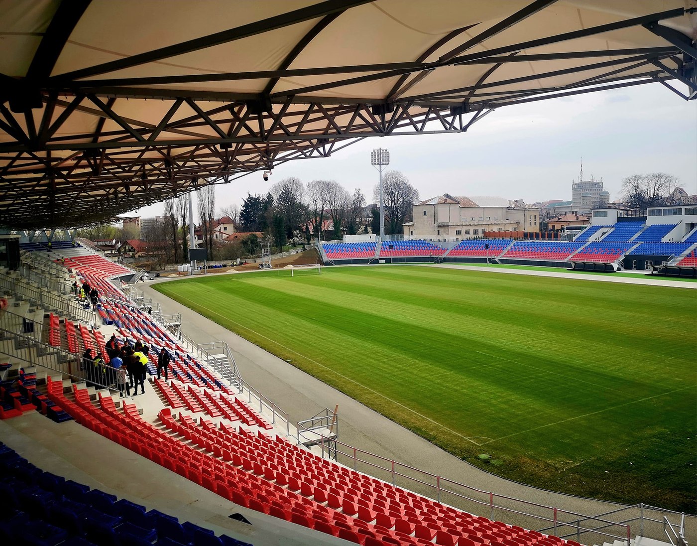 România va avea un nou stadion modern la finalul anului 2018.** Primarul  din Sibiu a anunțat, oficial, demararea proiectului. Va avea 19.000 de  locuri și tribune acoperite