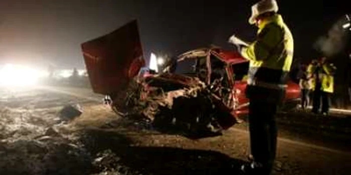 Timişoara: Doi morţi şi o rănită într-un accident rutier