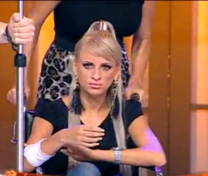 Sânziana Buruiană a făcut un test de sarcină în direct