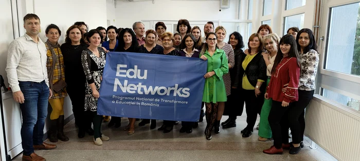 Alături de colegi din rețeaua EDU Networks FOTO: arhiva Iulia Mihalache