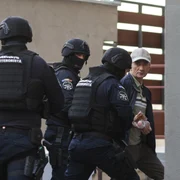 Alexandru Bălan este adus de jandarmi la DIICOT FOTO Inquam / George Călin