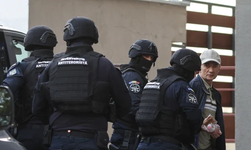 Alexandru Bălan este adus de jandarmi la DIICOT FOTO Inquam / George Călin