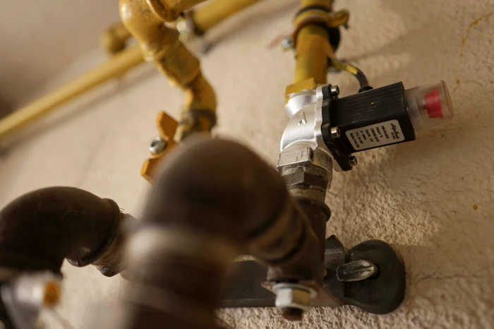 Sigiliul ar fi fost rupt de cineva de la Distrigaz / foto: adevarul 