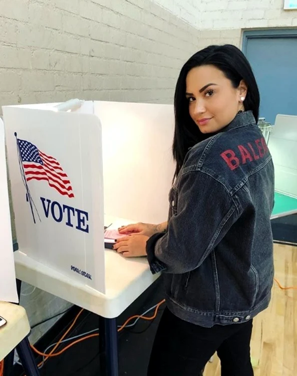 1 demi lovato vot instagram jpg jpeg