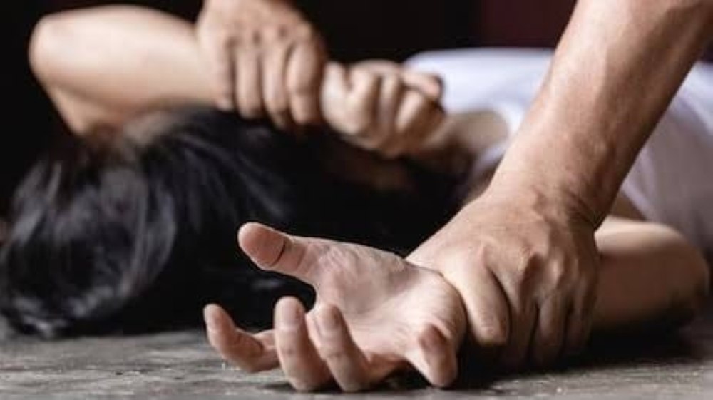 Român condamnat în Italia pentru violenţă în familie. S-a autodenunţat în urma unui scandal: „Veniți, că altfel o omor!”