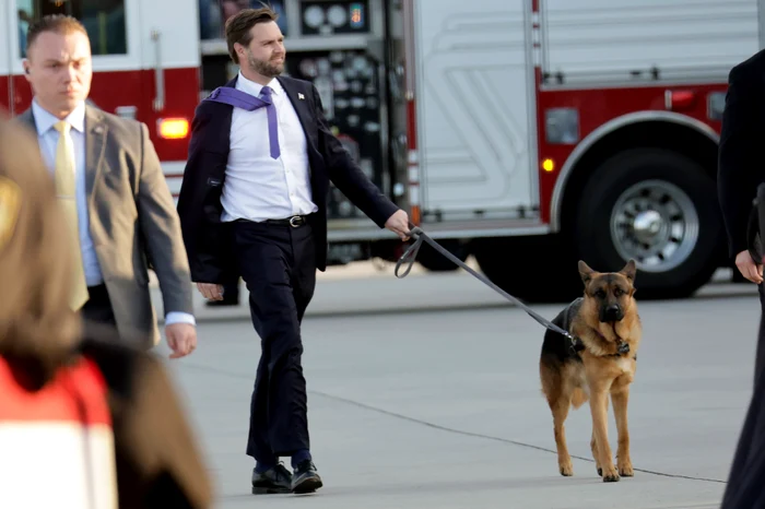 JD Vance și câinele lui profimedia 0922111156 jpg