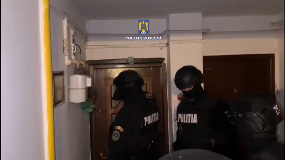 Percheziții în Capitală și Brașov într-un dosar de proxenetism. Persoana reținută ar fi apropiată de gruparea sportivilor