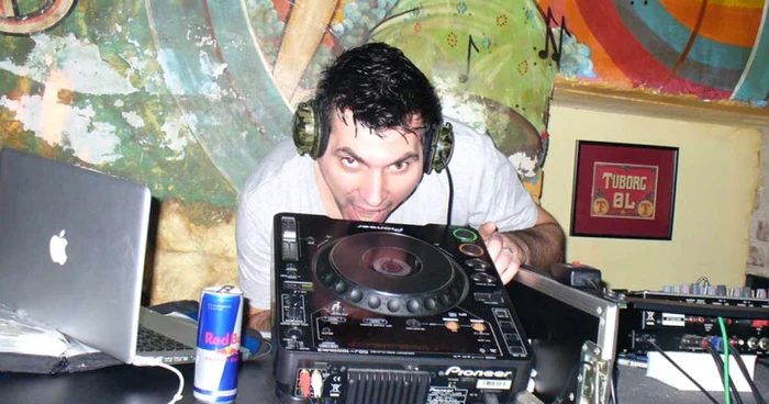 DJ Mugur, rezidentul clubului Paprika