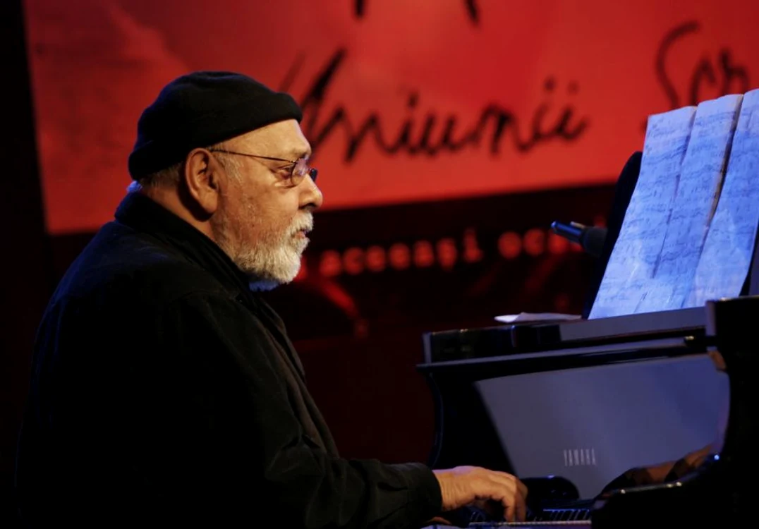 
    Johnny Răducanu  