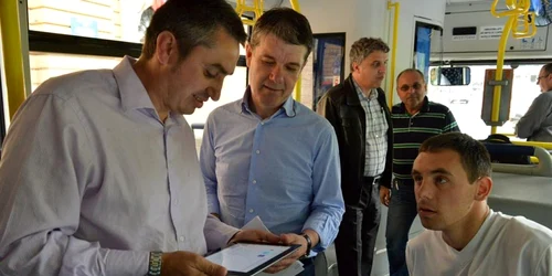 De luni sistemul va fi funcţional în toate autobuzele. FOTOAndrei Paul