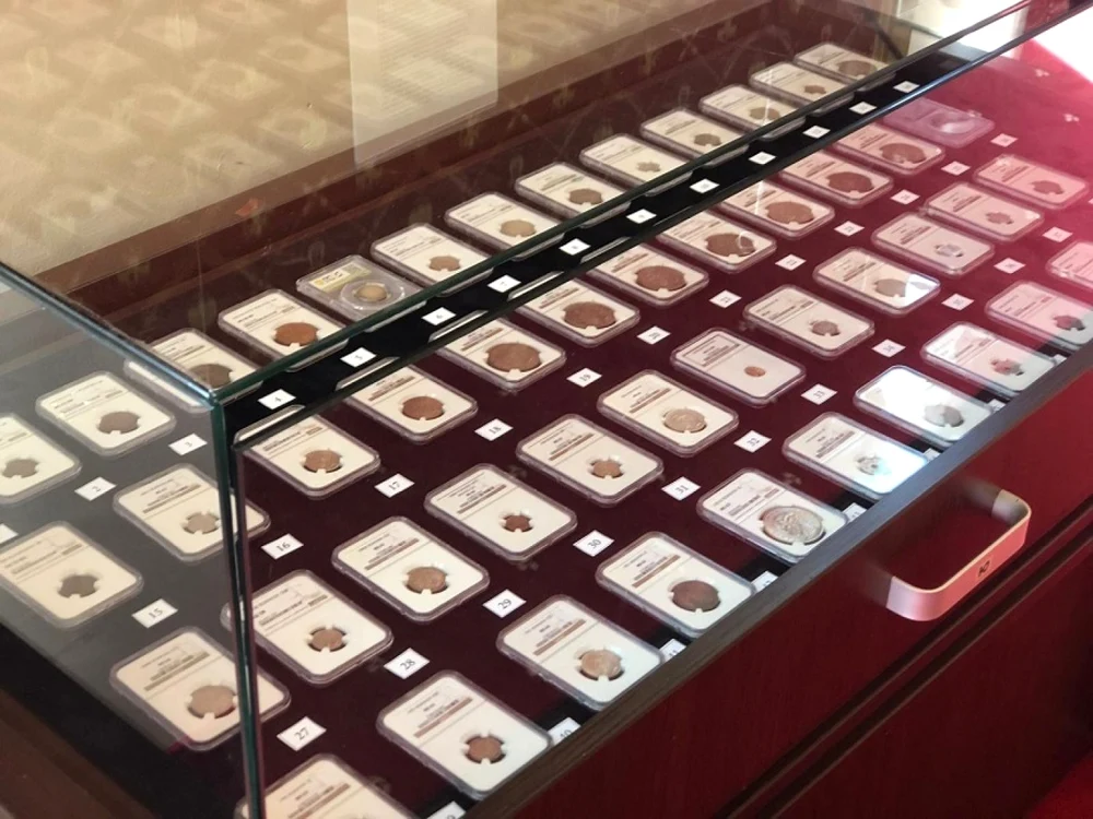 O piesă foarte valoroasă pentru colecţionari este şi moneda 5 Lei din 1882 Foto: News.ro
