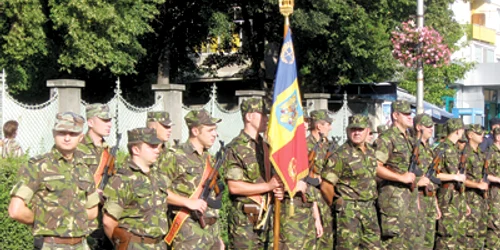 Hunedoara: Doar militarii au sărbătorit Ziua Imnului