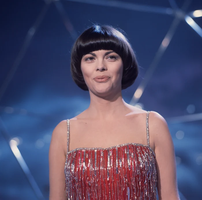 Coafura lui Mireille Mathieu a fost celebră în anii '70 şi '80 foto AFP