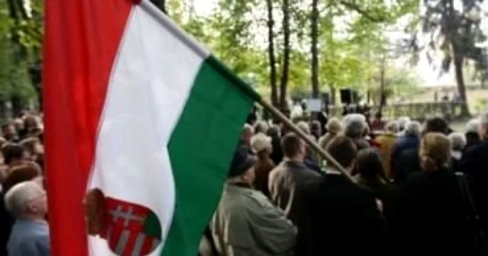 Hungarian extremists to chase Romanian people