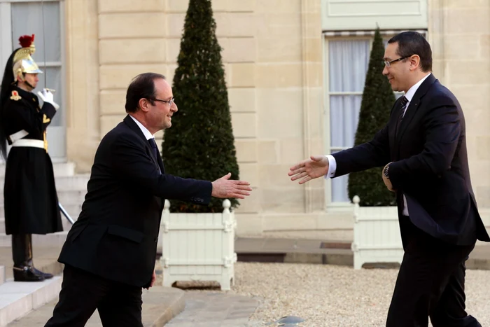 Preşedintele francez Francois Hollande şi premierul Victor Ponta FOTO Reuters