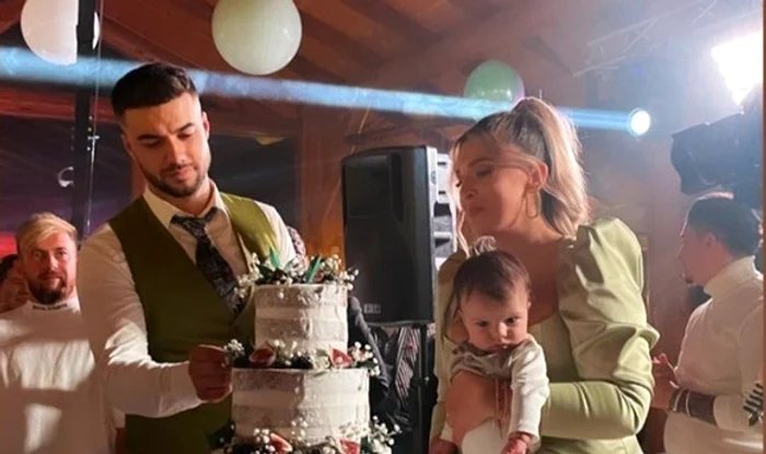 
    Foștii colegi de la Survivor  au venit la botez  