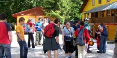 Activităţile de instruire se desfăşoară în Tabăra Cerbul