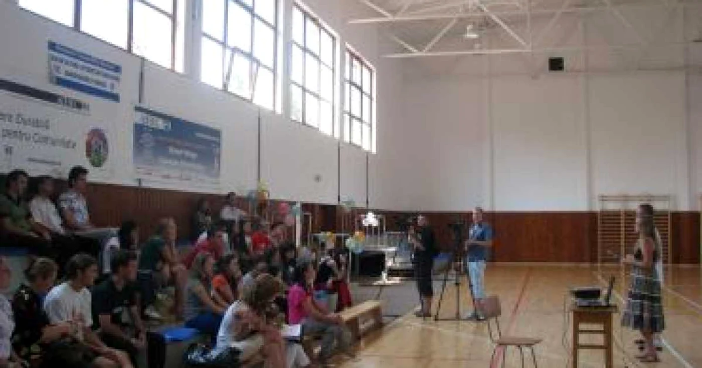 Târgu-Mureş: Stagiarii AIESEC ajută la dezvoltarea comunităţii