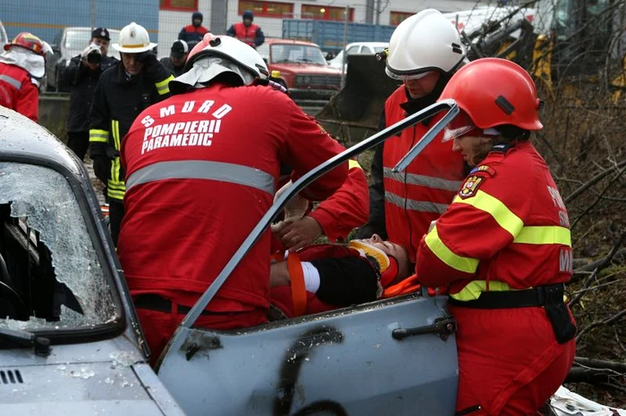La acţiune au participat peste 500 de pompieri şi voluntari (Foto: Mircea Păun)