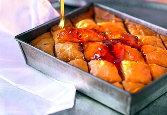 
    Din exotica Turcie vine unul dintre cele mai dulci si aromate deserturiclickpoftabuna  