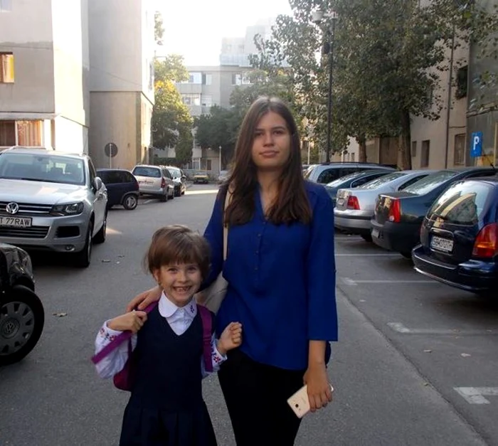 Diana Ţolu, alături de sora ei mai mică FOTo: arhiva personală Diana Ţolu
