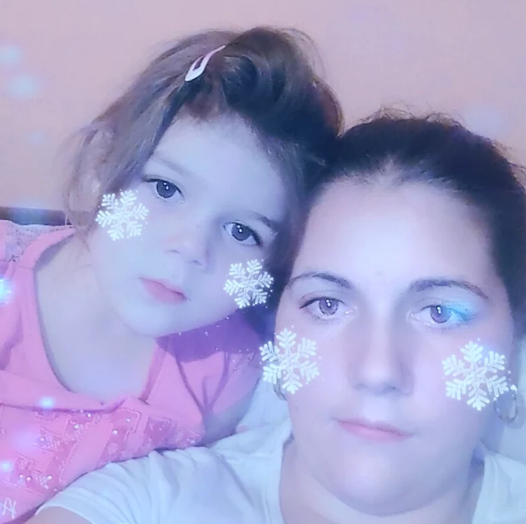Narcisa Maria, alături de mama sa  FOTO Faceebook / Narcisa Stoica