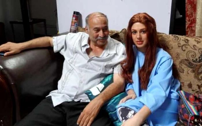 Anna Gurji, alături de regizorul peliculei „Inocenţa Musulmanilor”, Basseley Nakoula FOTO: The Daily Mail