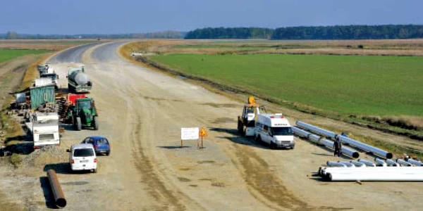 Guvernul vrea să facă autostrăzi, dar nu ştie cât trebuie să cheltuiască pentru exproprierea de terenuri   Foto: Adevărul