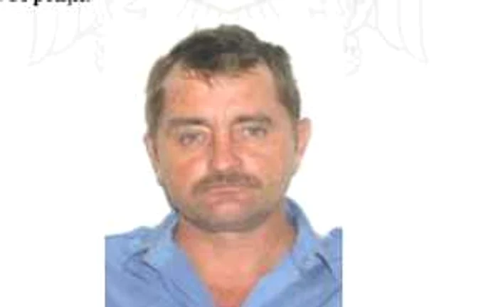 Bărbatul este căutat de poliţiştii mureşeni