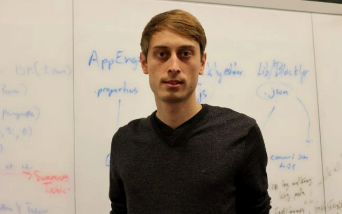 Răzvan Marinescu a studiat la două universităţi londoneze de top, iar acum e cercetător la celebra MIT