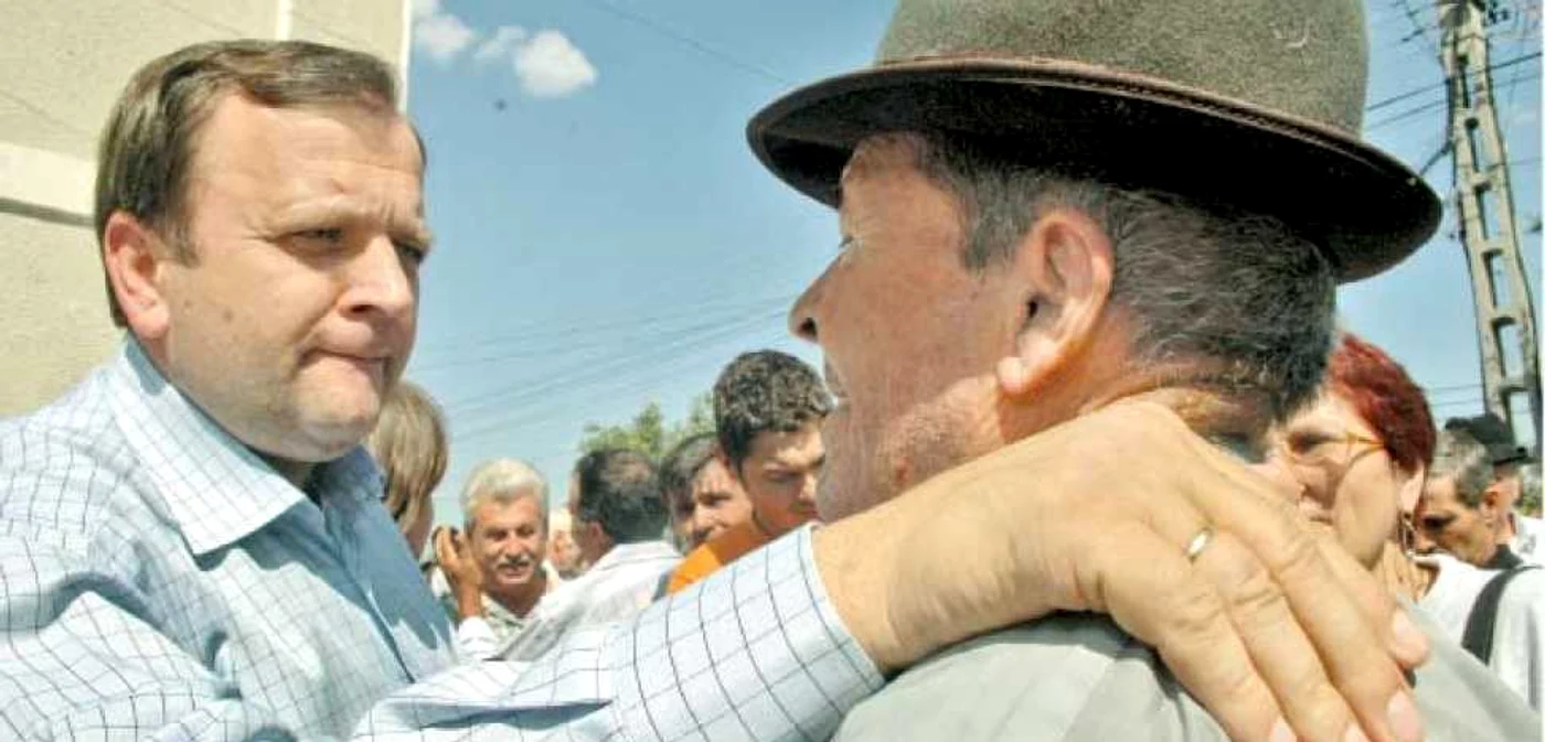Gheorghe Flutur nu i-a mai convins pe ţăranii din Suceava cu vorba bună   