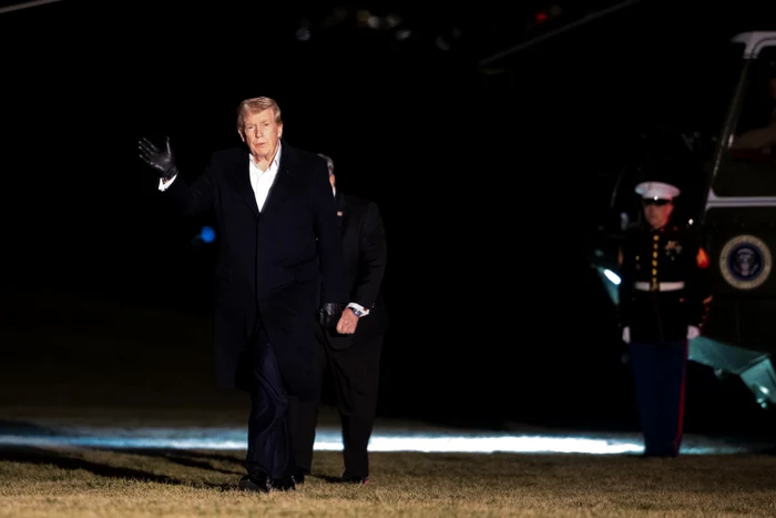 Donald Trump sosește la Casa Albă după ce a petrecut weekendul în Florida FOTO EPA-EFE