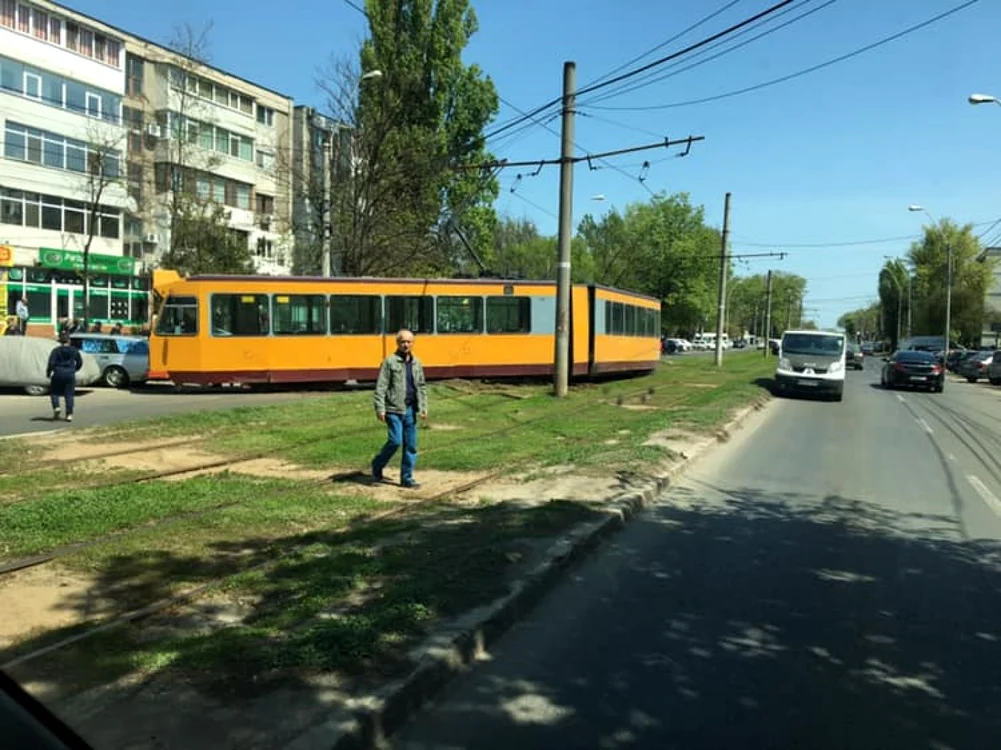 tramvai deraiat Galati 3