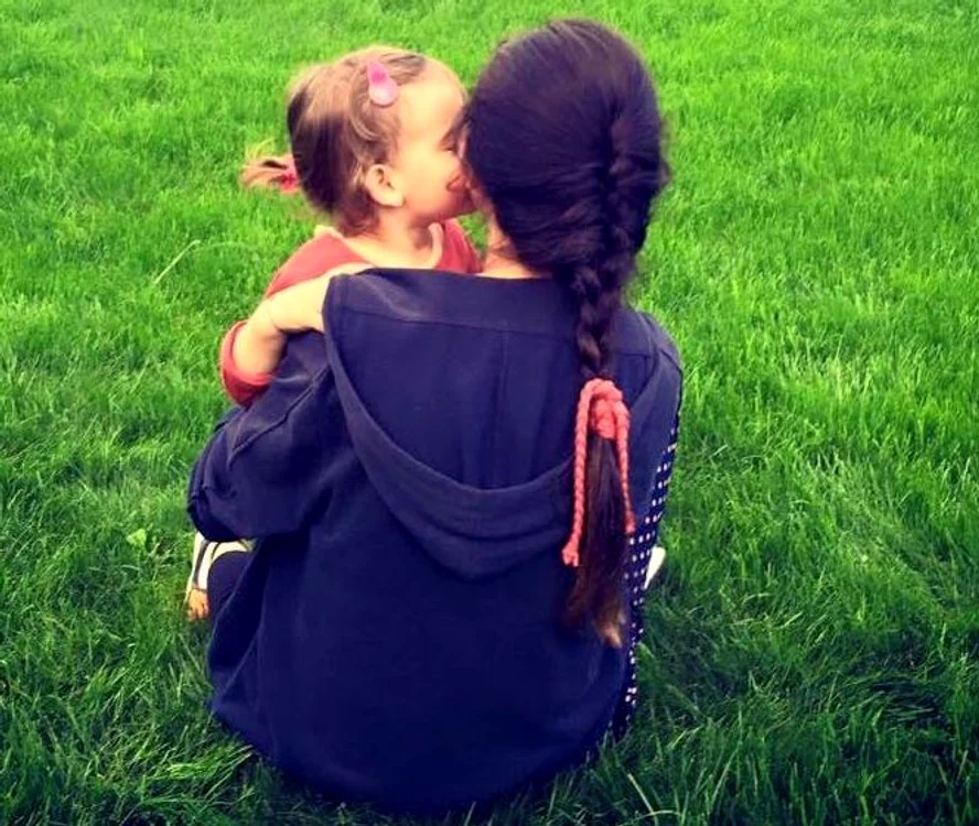 Nicolle şi Ana-Victoria ( 3 ani), fetiţa pe care o are din mariajul cu Mihai Cioltea