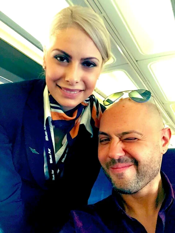 
    Mitoseru si Noemi , la prima ei cursa spre Cirpu in avion  