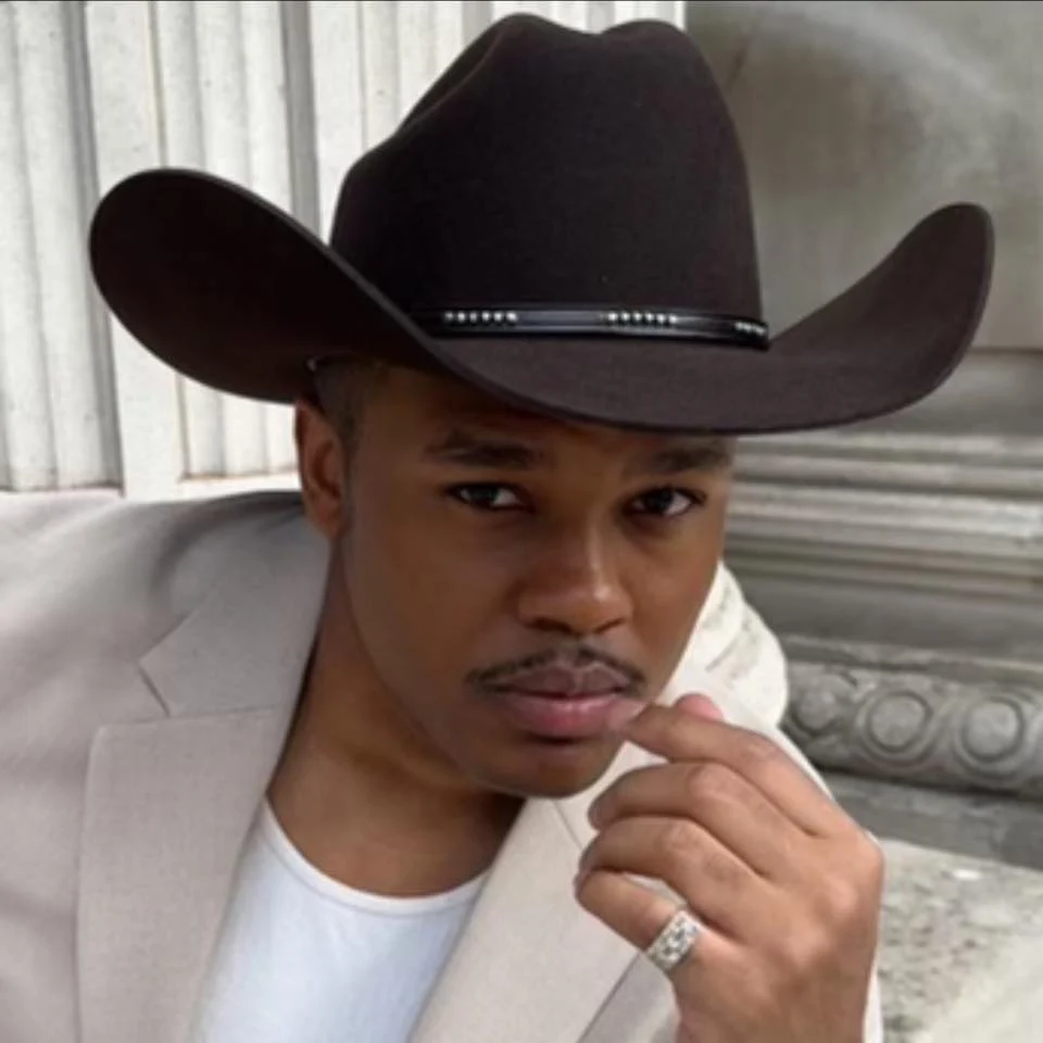 TikToker-ul Adonis, reținut după ce l-a făcut KO pe fratele lui Rareș Ion. „Mulţi români s-au oferit să mă ajute”