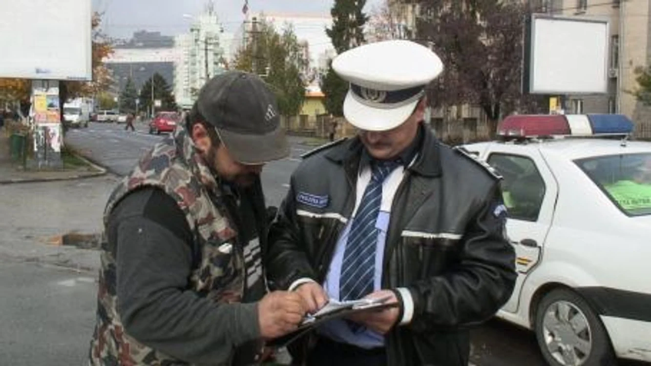Politiştii au inceput cautarea femeii.. Foto: D. Guţă. Arhivă.