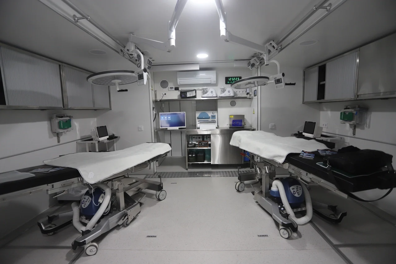 Războiul a intrat în era camuflajului și mobilității totale. Cum funcționează unitățile medicale pe roți