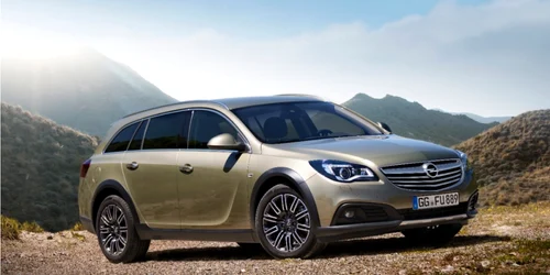 Opel Insignia CT 4