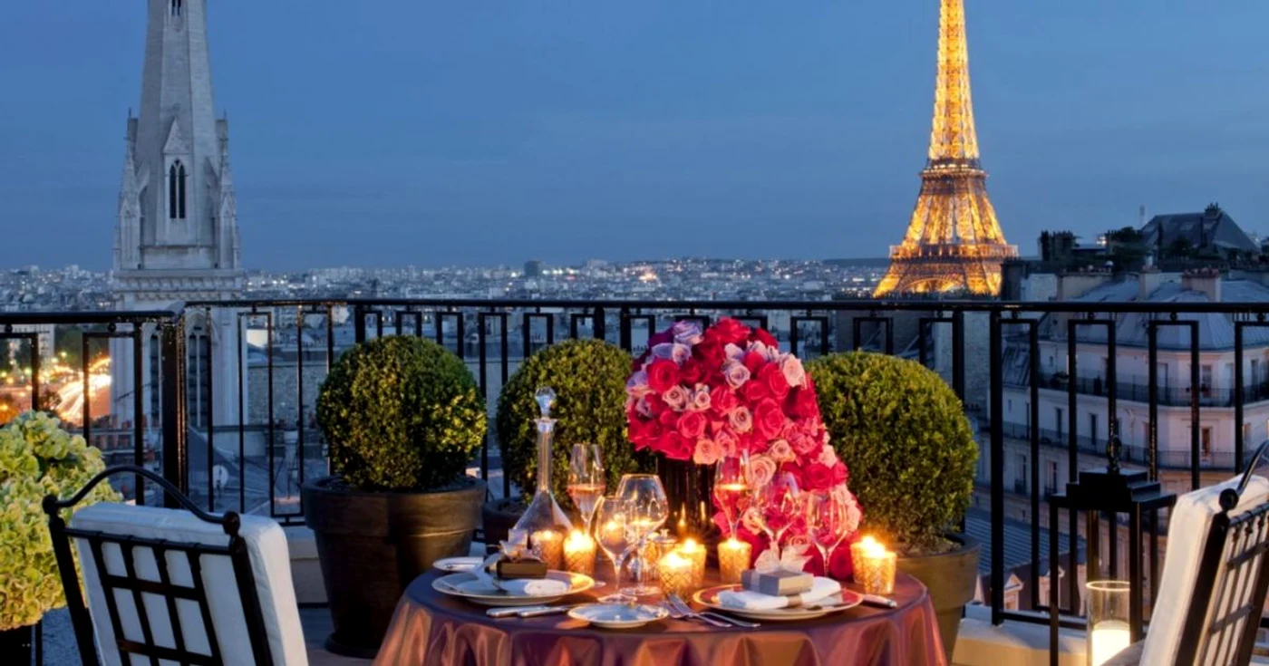 Parisul ocupă primul loc în topul celor mai romantice oraşe. FOTO fourseasons.com