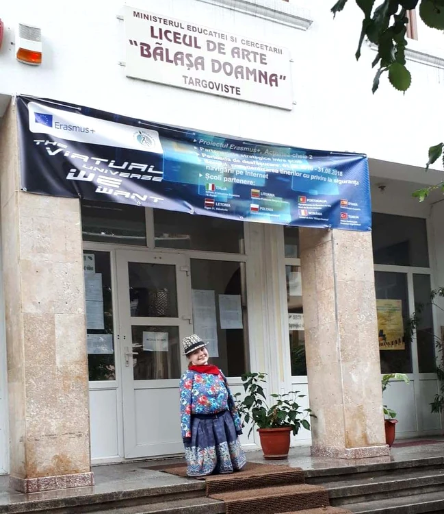 Lorelai începe clasa a IX-a la Liceul de Arte din Târgovişte 