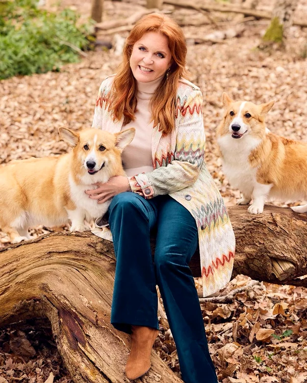 Sarah Ferguson cu câinii Reginei Elisabeta   Instagram jpg