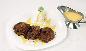 Mere în aluat cu  sos de vanilie jpeg