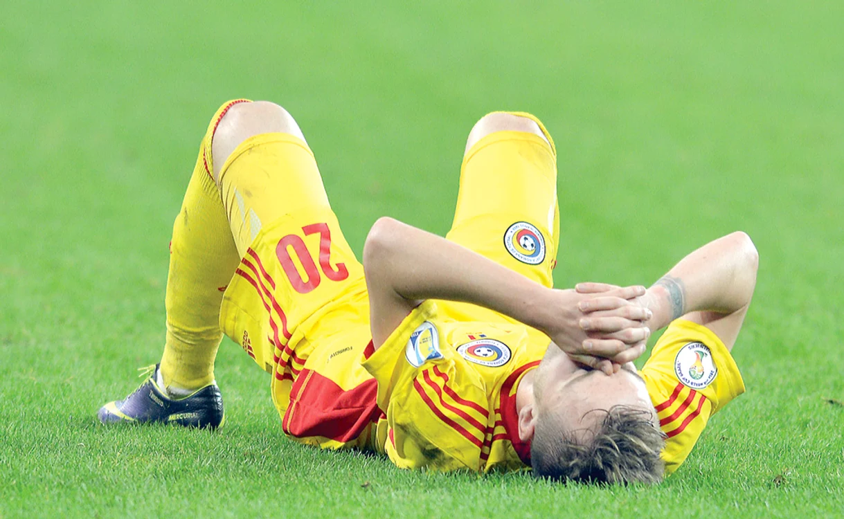 
    Alexandru Maxim  a fost unul dintre  cei mai promiţători  fotbalişti români,  dar visele lui pentru  Euro s-au prăbuşit  