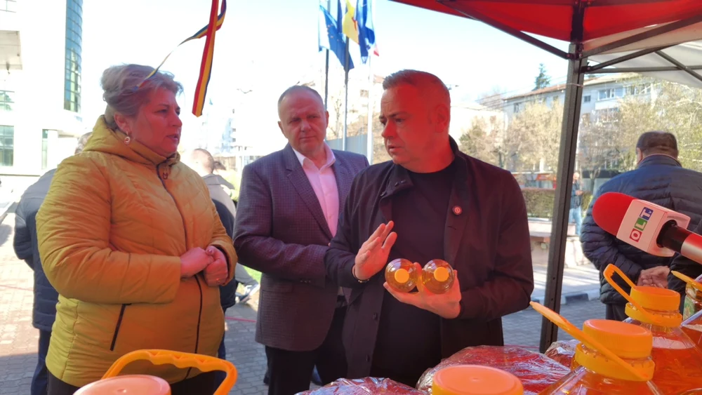 Achiziția Carrefour de către frații Pavăl, șansa fermierilor de a intra în supermarketuri. Ministru: „Vor fi listate toate cooperativele”