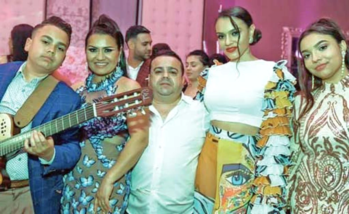 Karmen şi soţul ei, Bogdan, sunt topiţi după bebeluşa lor, Sofia