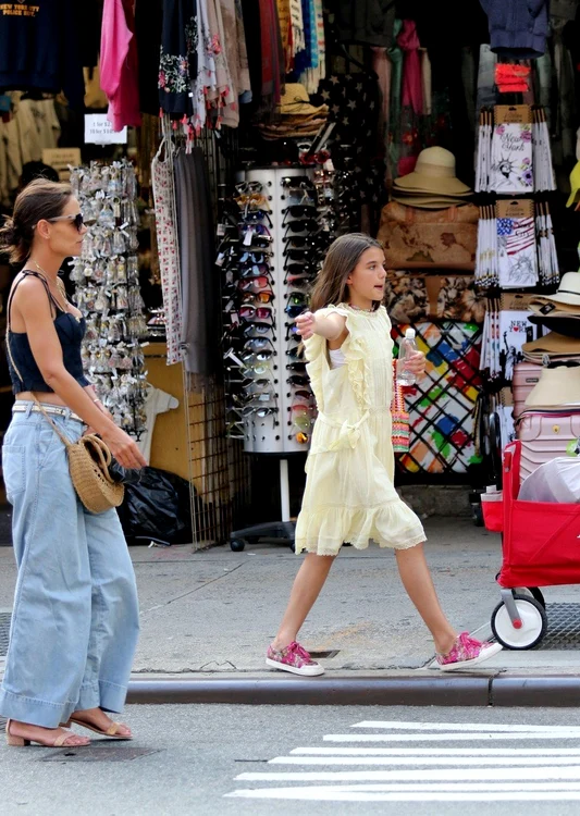 6 suri cruise profimedia 0459949580 2 jpg jpeg