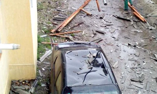 ORADEA  Pompierii au  intervenit pentru a  elibera şoselele de  copacii căzuţi jpeg